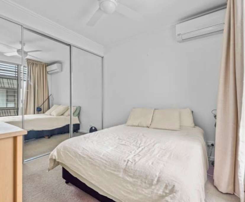 Unfurnished room with own bathroom