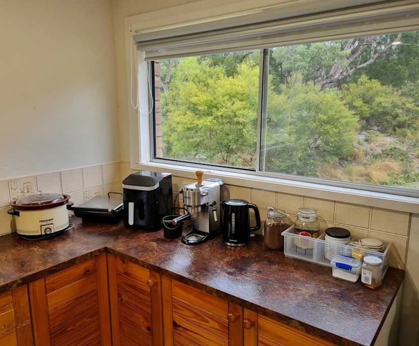 $300, Share-house, 4 bathrooms, Stanthorpe QLD 4380