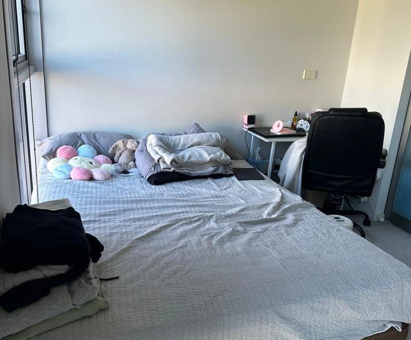 Furnished room in a flatshare