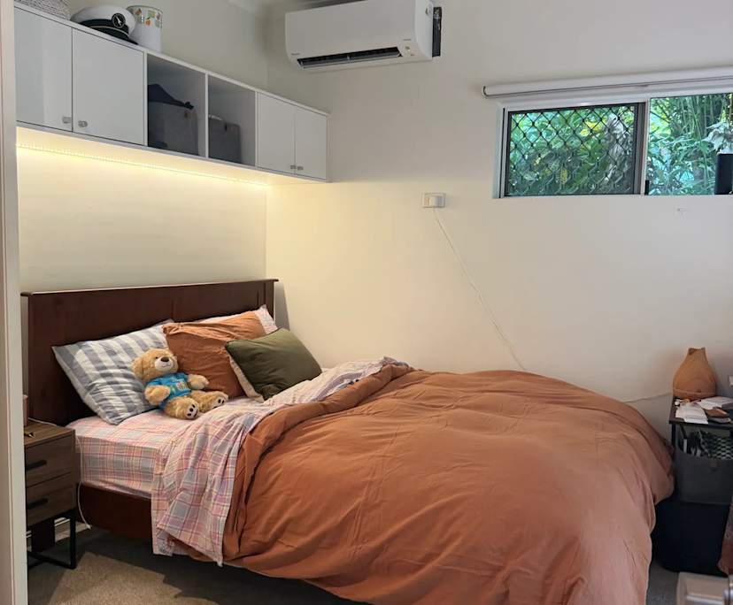 Furnished room in a share house