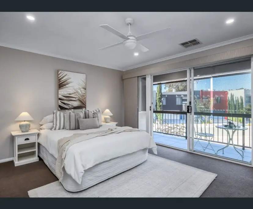 Unfurnished room with own bathroom