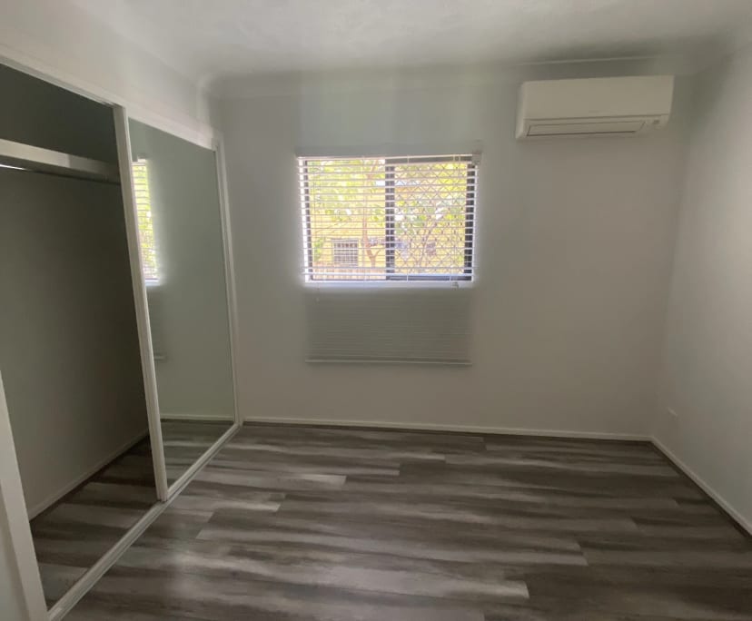 Room for Rent in East Brisbane, Brisbane 260, Unf...