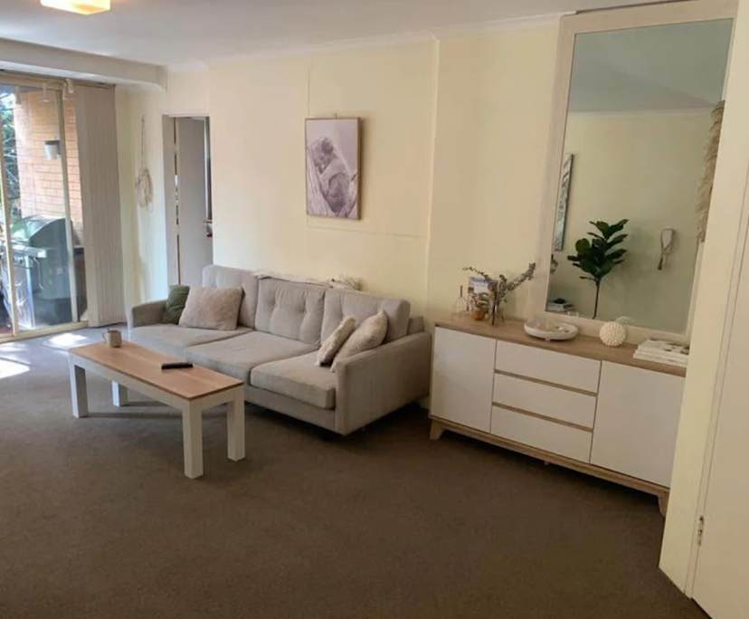 Furnished room in a flatshare