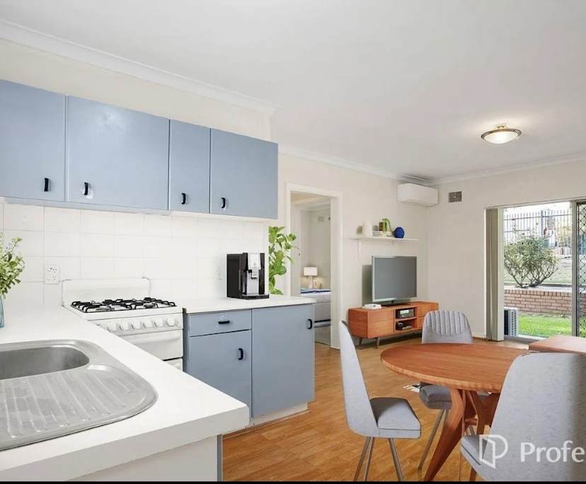 Unfurnished room in a flatshare