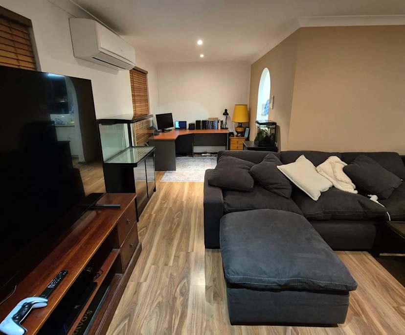 Unfurnished room in a share house