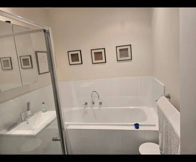 $300, Flatshare, 3 bathrooms, Dromana VIC 3936