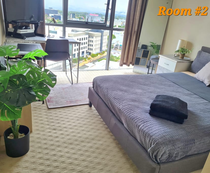$490, Flatshare, 3 bathrooms, Southport QLD 4215