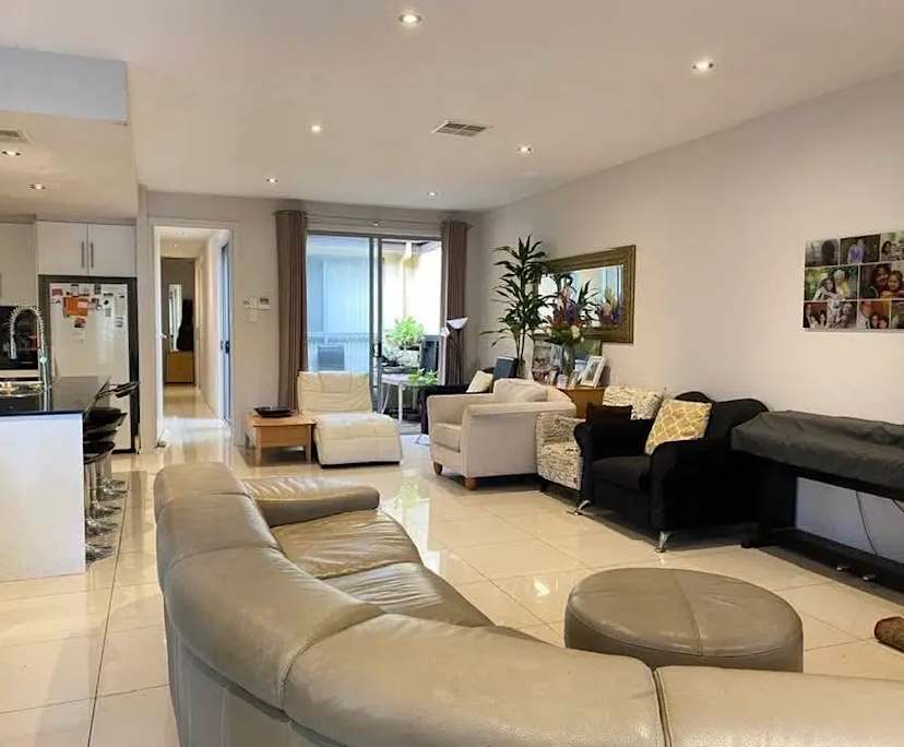 Furnished room in a share house