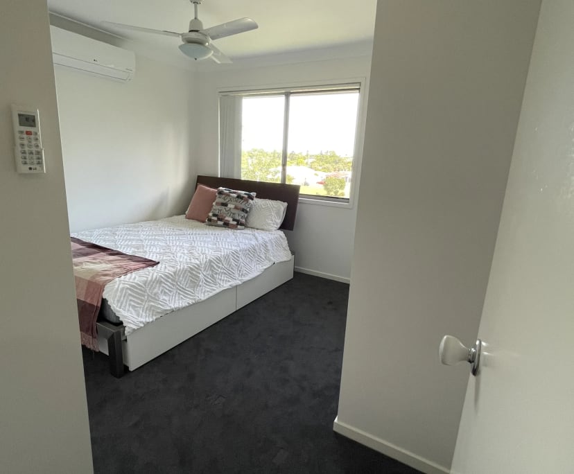 Room for Rent in Oxley, Brisbane 250, Flexible wi...