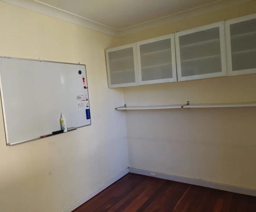$300, Whole-property, 3 bathrooms, Riverton WA 6148