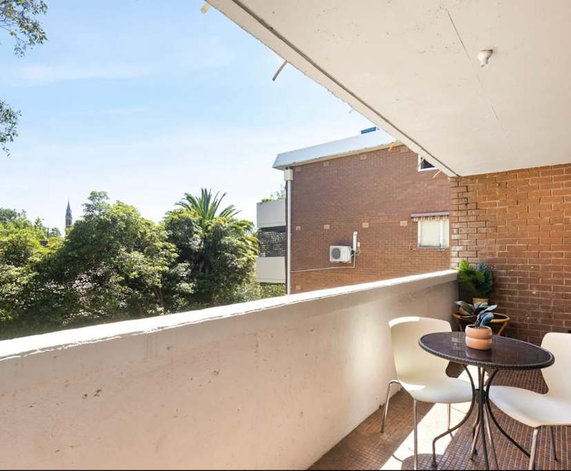 Furnished room in a flatshare