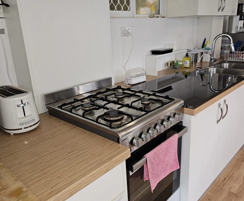 $350, Share-house, 6 bathrooms, Mansfield QLD 4122