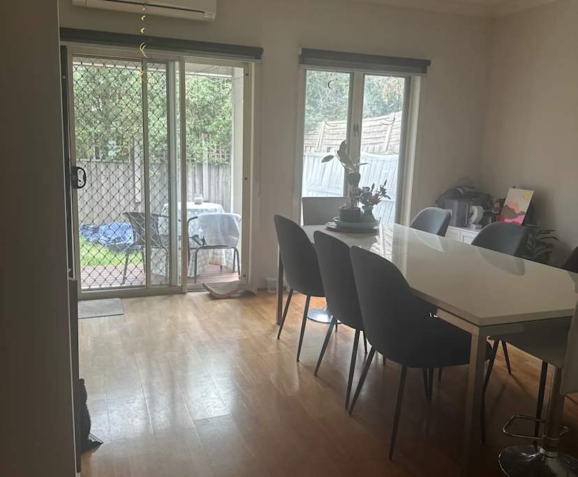 Room in a share house