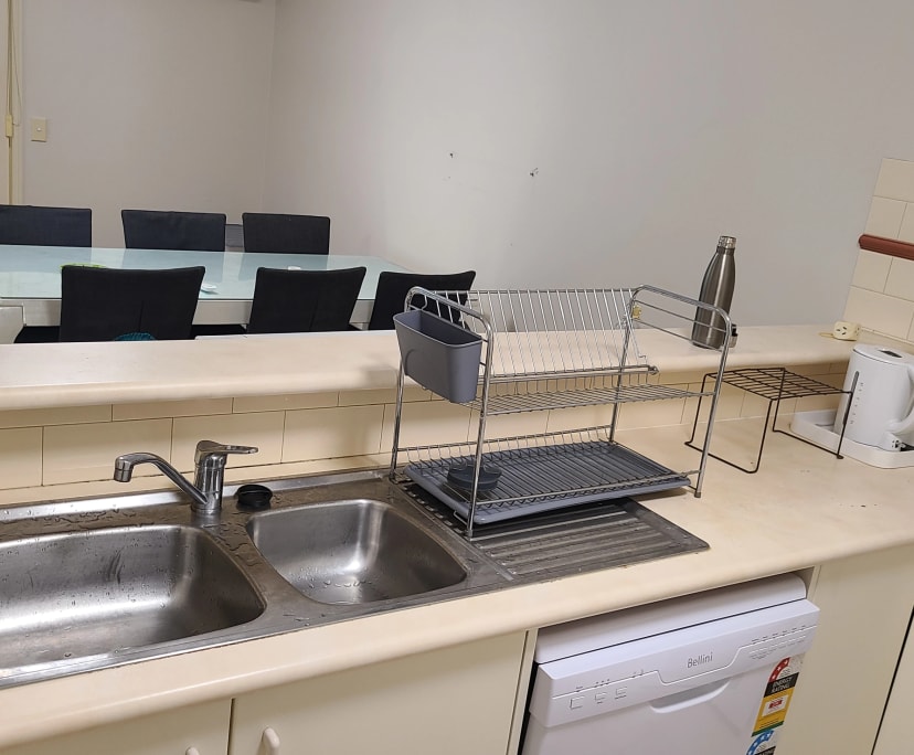 $200, Flatshare, 3 bathrooms, Southport QLD 4215