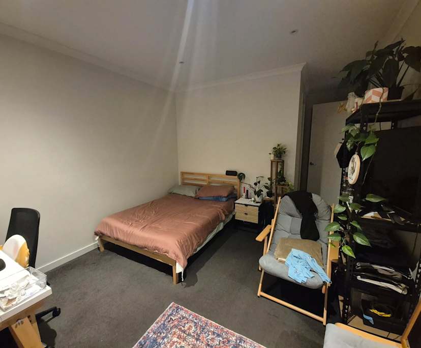 Furnished room with ensuite in a flatshare