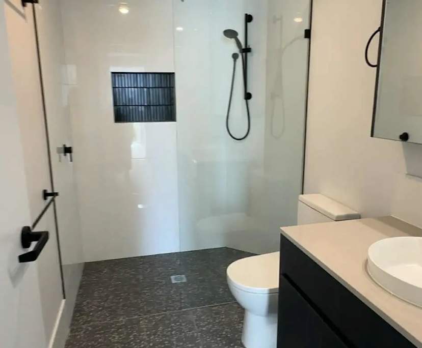 $400, Flatshare, 2 bathrooms, Greenslopes QLD 4120