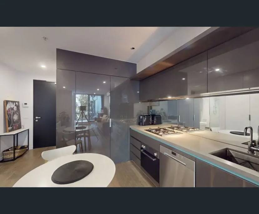 $325, Flatshare, 2 bathrooms, Parkville VIC 3052