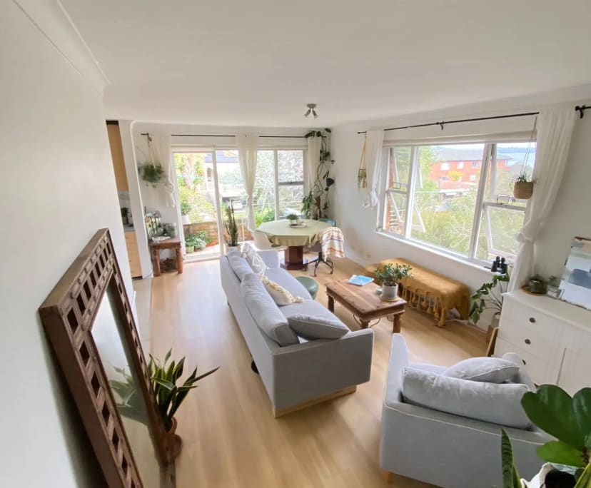 Furnished room in a flatshare