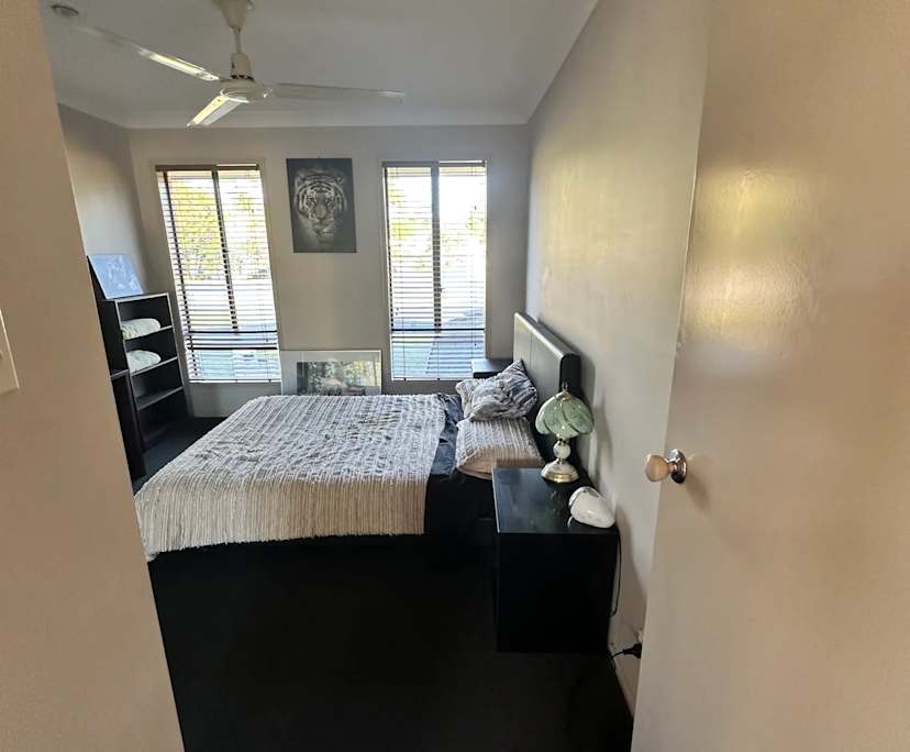 Room in a share house
