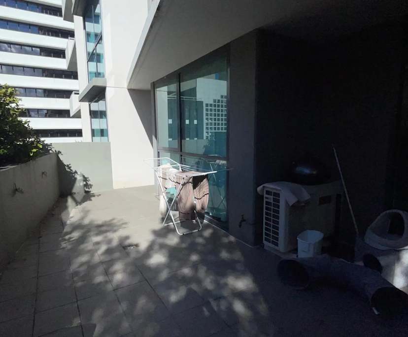 Furnished room in a flatshare