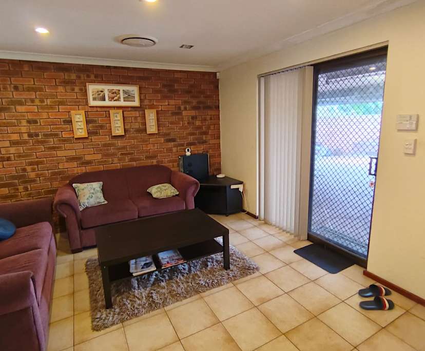 $280-450, Homestay, 2 rooms, Bull Creek WA 6149, Bull Creek WA 6149