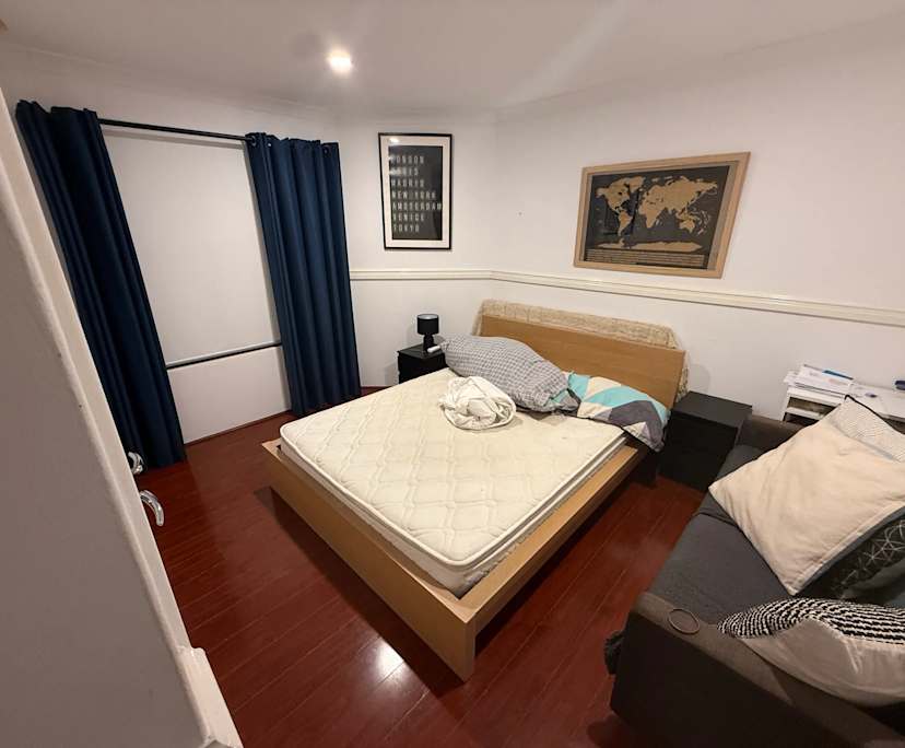 Furnished room in a share house