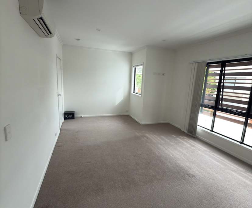 Unfurnished room with own bathroom