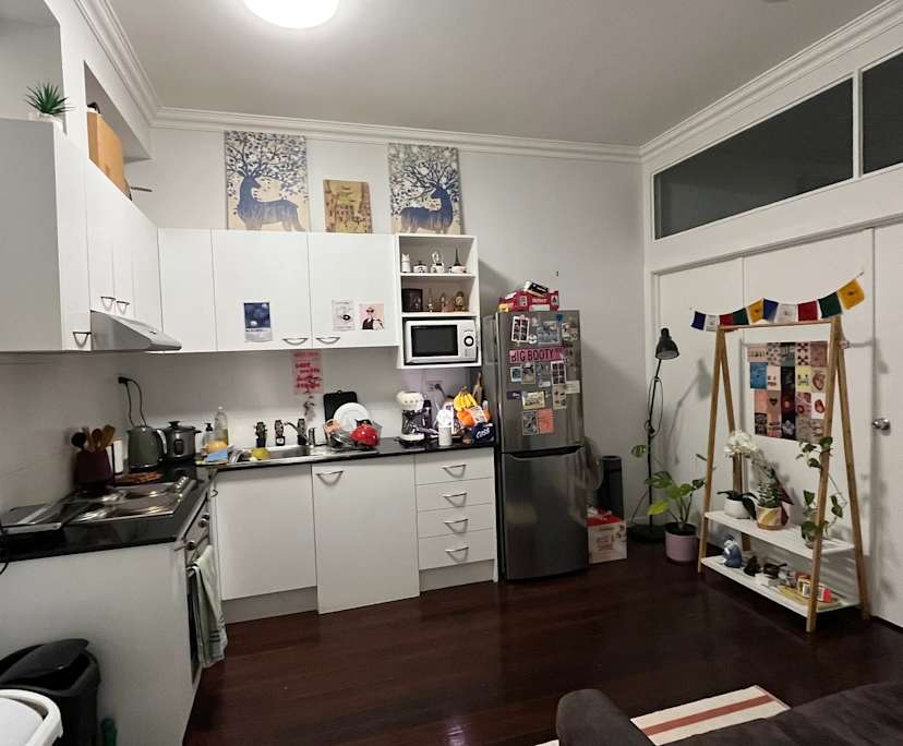 Furnished room in a flatshare