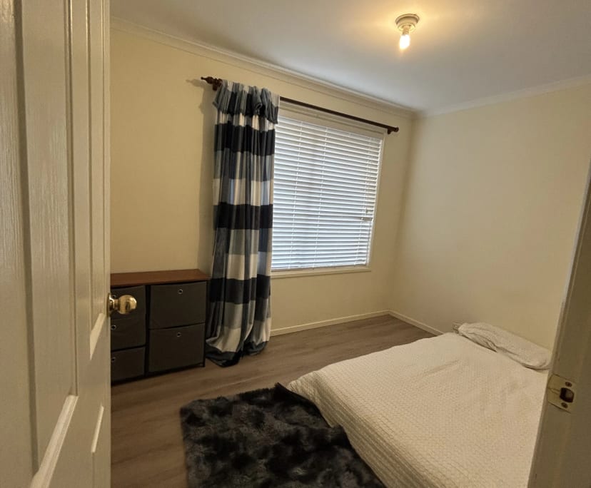 Room in a share house