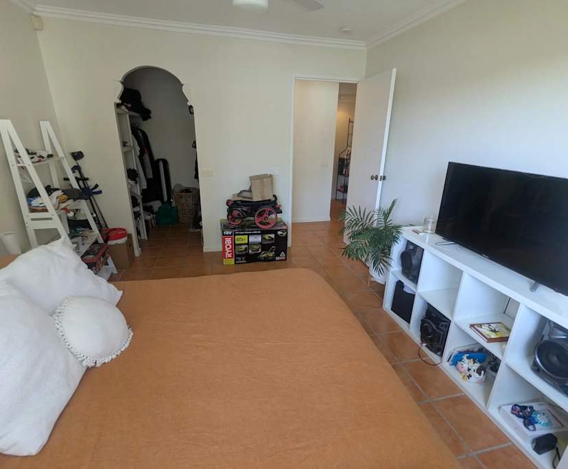 $350, Flatshare, 2 bathrooms, Surfers Paradise QLD 4217
