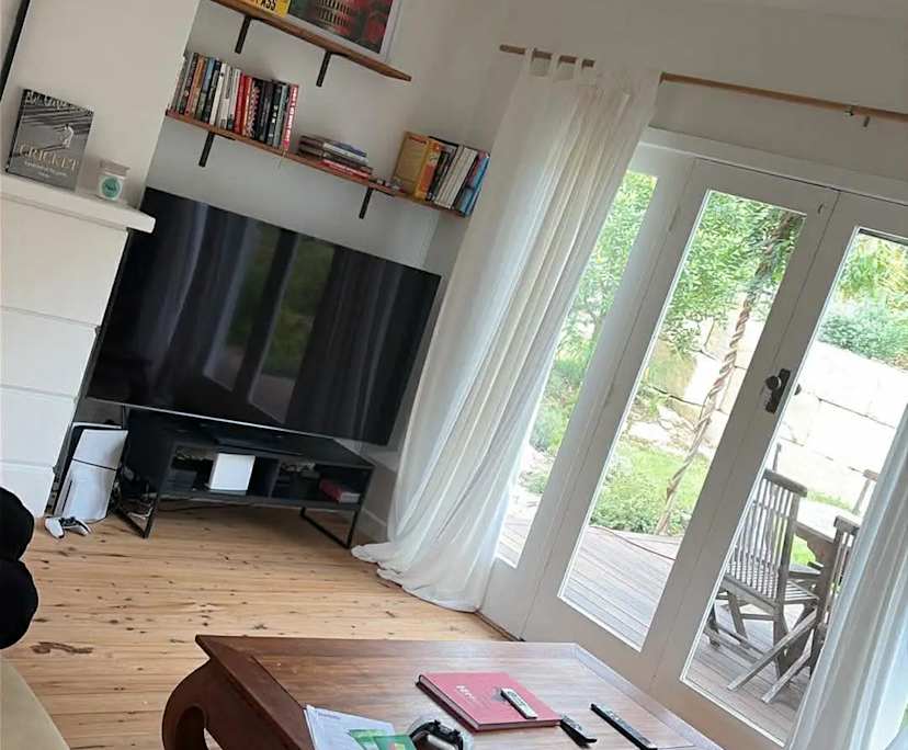 Room in a share house