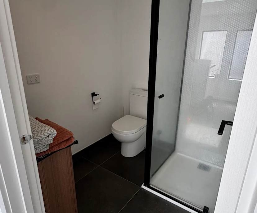 Unfurnished room with own bathroom