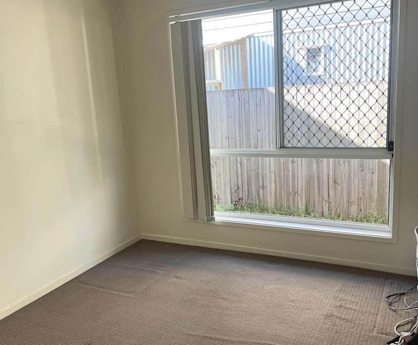 Unfurnished room in a flatshare