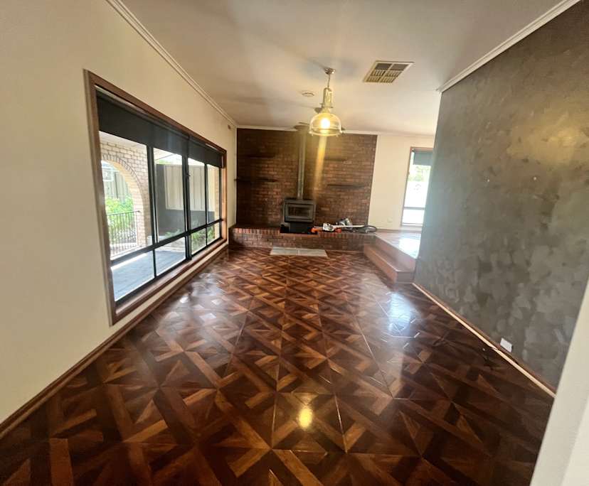 $300, Homestay, 3 bathrooms, Kangaroo Flat VIC 3555