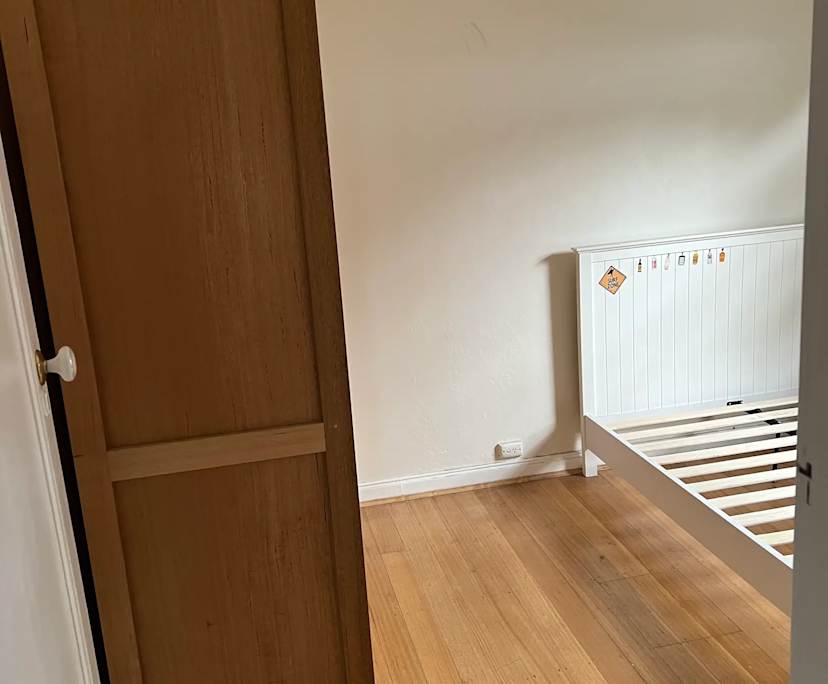 Room in a share house