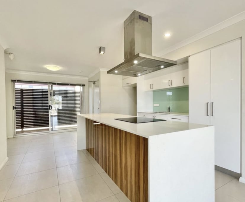 Unfurnished room with ensuite in a flatshare