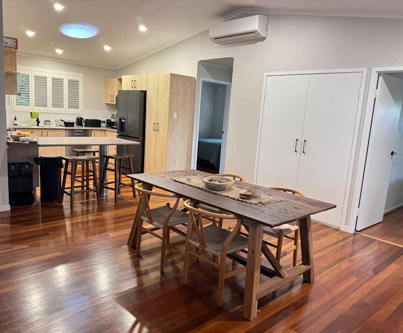 $350, Share-house, 4 bathrooms, Jubilee Pocket QLD 4802