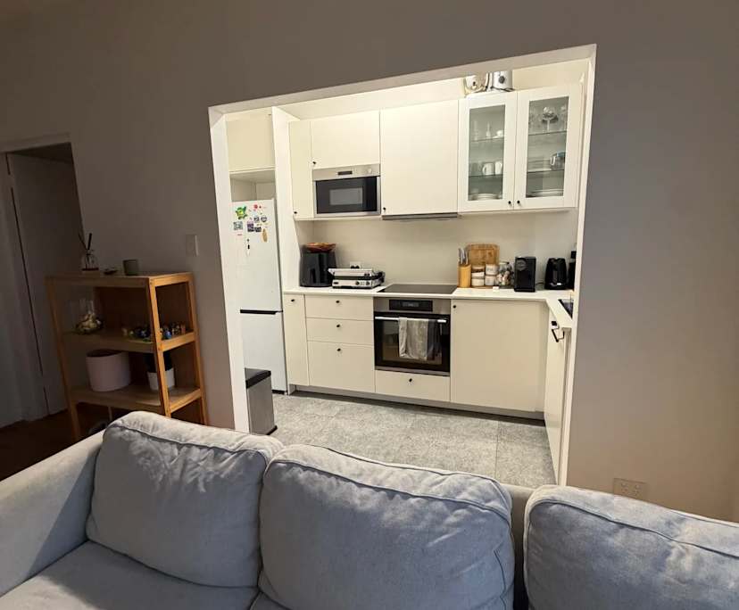 Furnished room in a flatshare