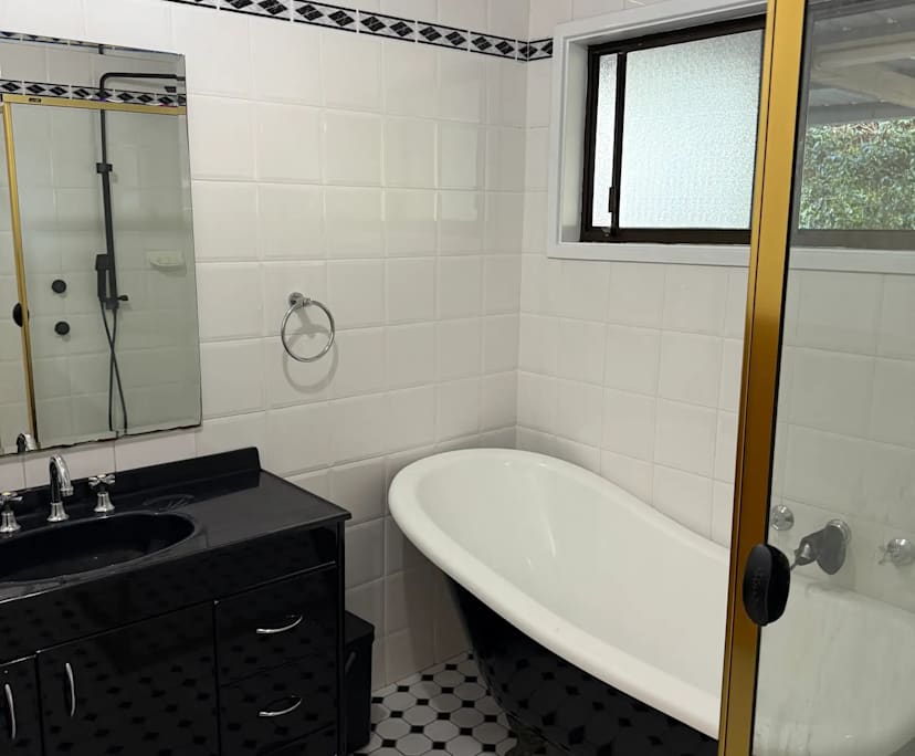 $300, Share-house, 4 bathrooms, Macquarie Hills NSW 2285