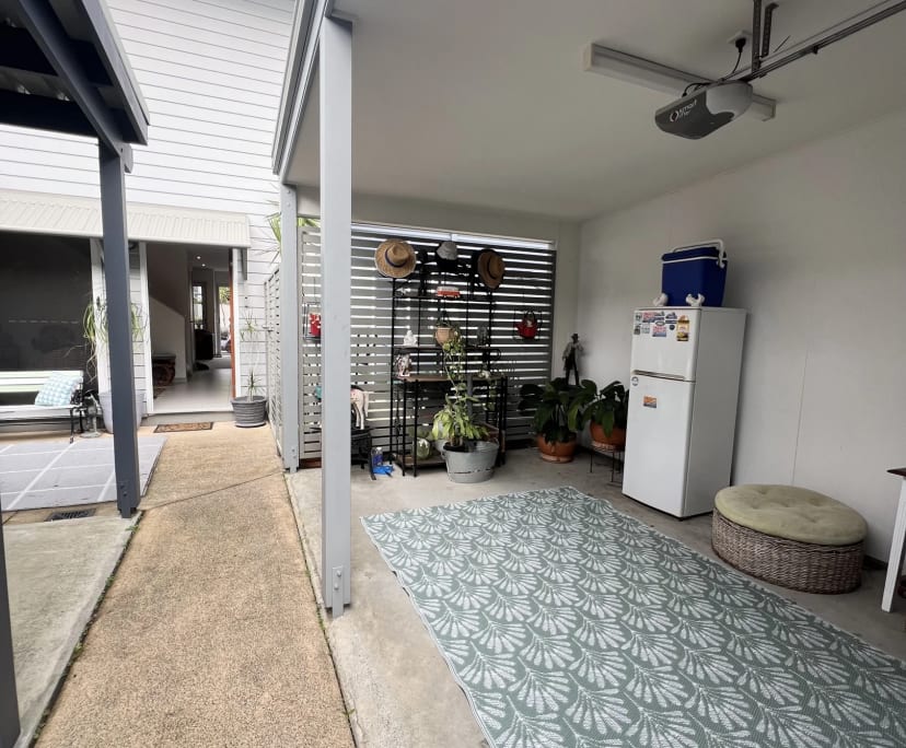 $330, Share-house, 3 bathrooms, Currumbin Waters QLD 4223