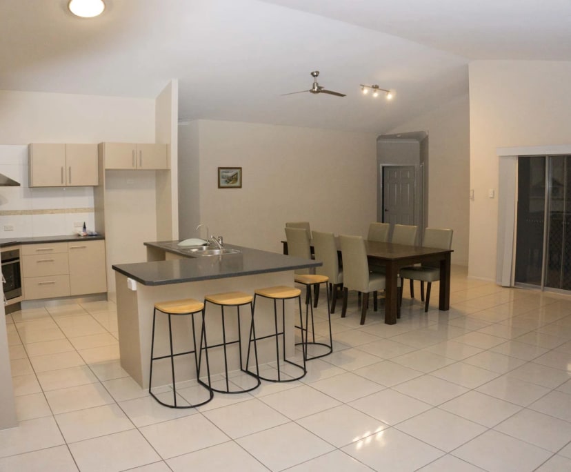 Whole property with 3 rooms for rent
