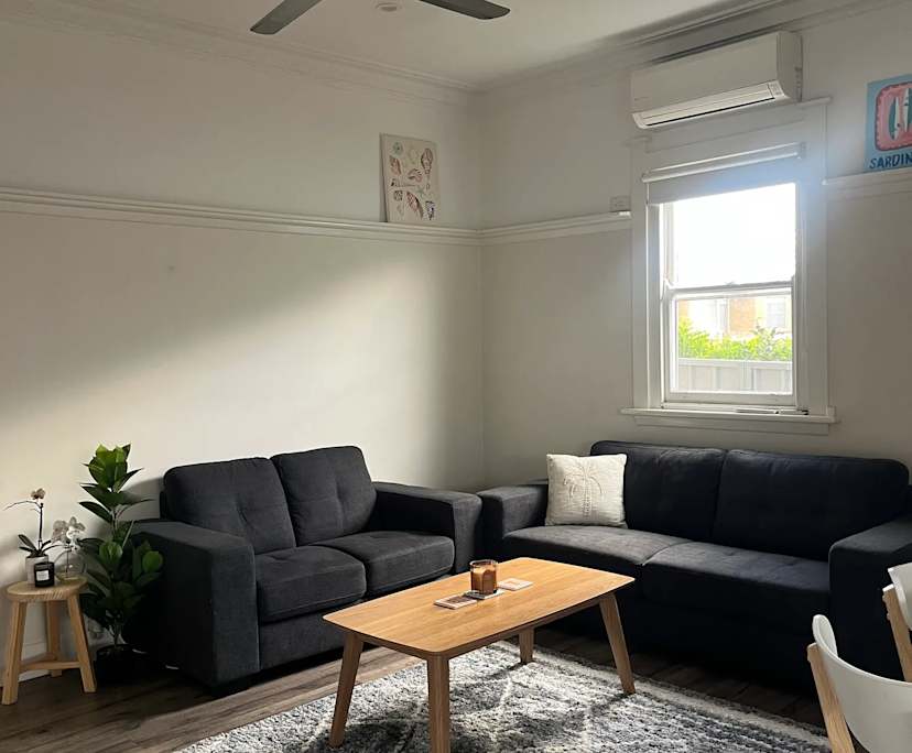 Furnished room in a share house