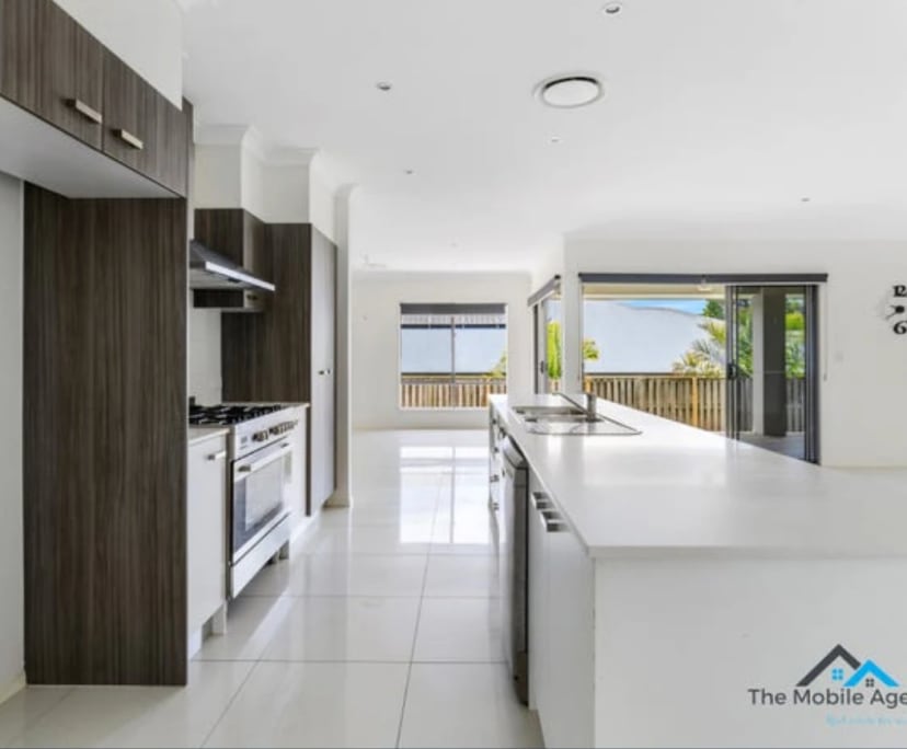 $330, Share-house, 4 bathrooms, Maudsland QLD 4210