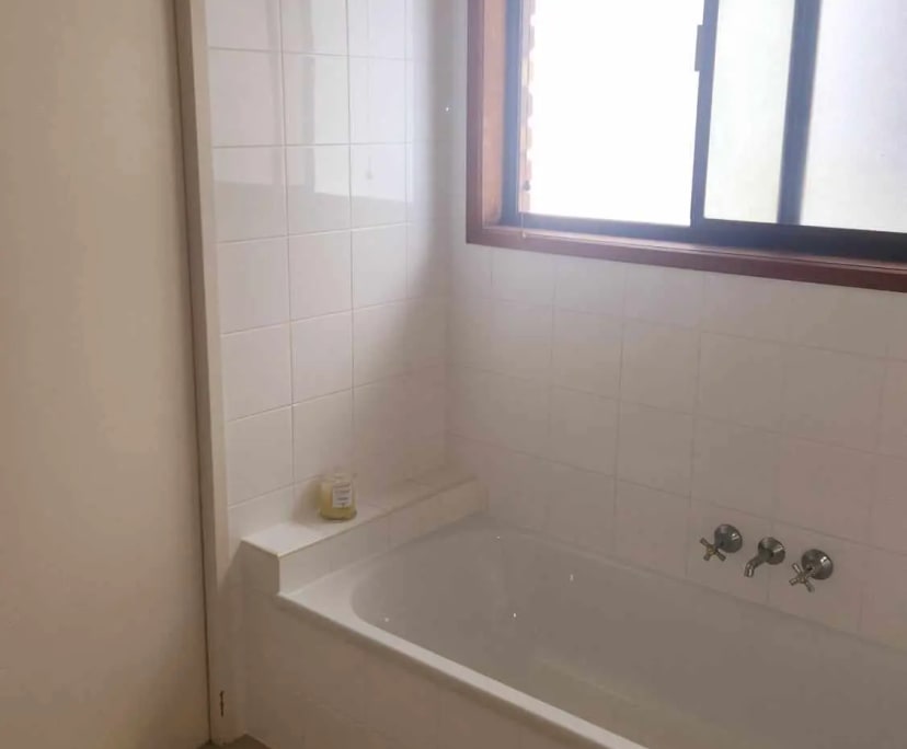 $380, Share-house, 2 bathrooms, Mermaid Beach QLD 4218