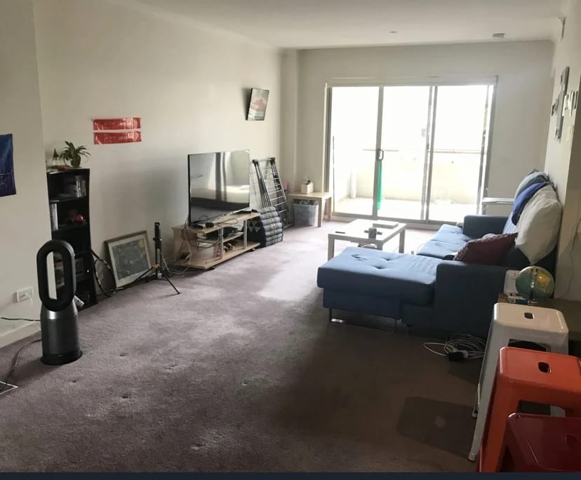 Room for Rent in Barton, Canberra 330, Unfurnishe...