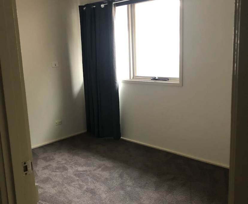 Unfurnished room in a flatshare