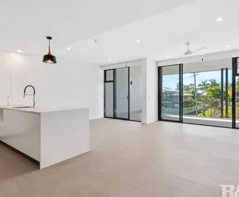 Unfurnished room with ensuite in a flatshare