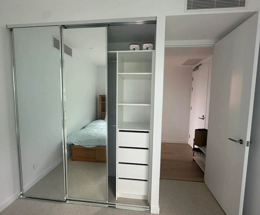 Furnished room in a flatshare