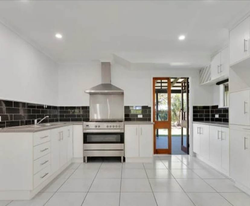 Room in a share house