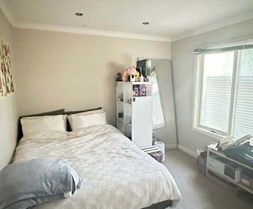 Room in a share house